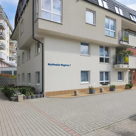 Apartamento Elegant Myśliwskie Wzgórze In By Renters
